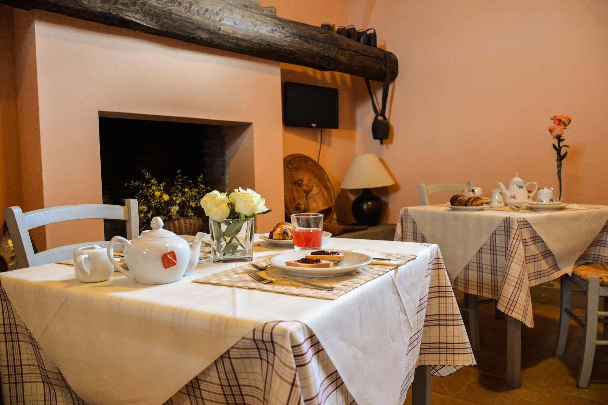 Agriturismo Casale Bonaparte Cellere Eksteriør bilde